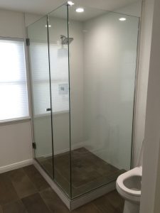 santa-monica-bathroom-walls