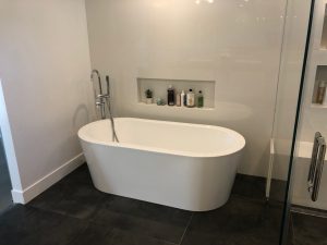 Deep soaking tub